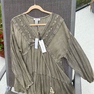 Embroidered Long Sleeve Blouse